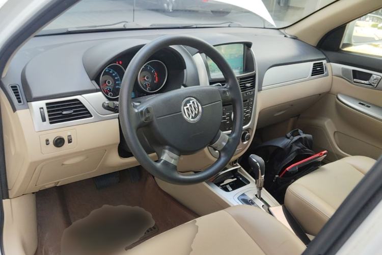 Used Buick Excelle 2013 1.5L Automatic Classic Model Center Console