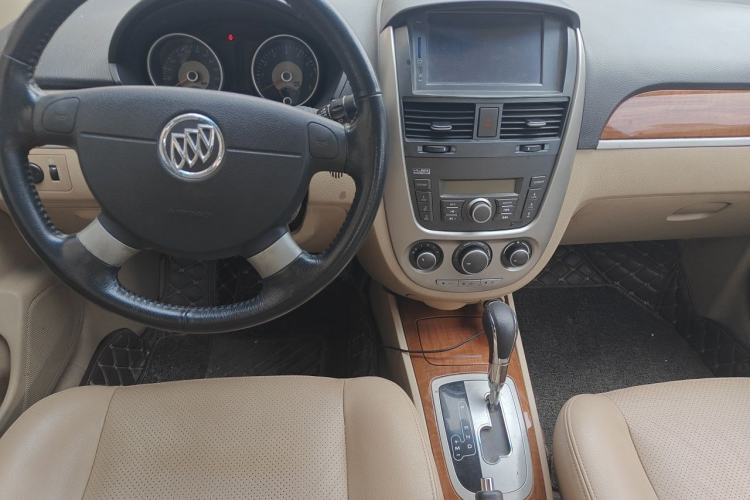 Used Buick Excelle 2013 1.5L Automatic Luxury Model Center Console