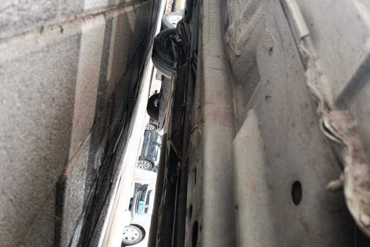 Used Buick Excelle 2013 1.5L Automatic Classic Model Chassis Front Right