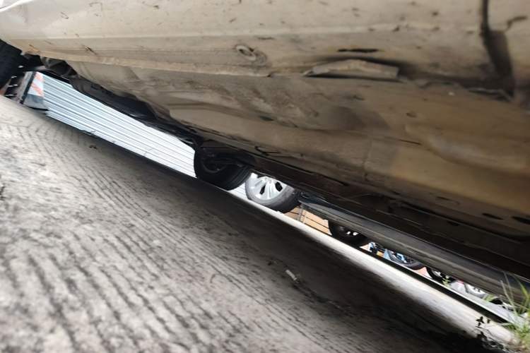 Used Buick Excelle 2013 1.5L Automatic Classic Model Chassis Front Right