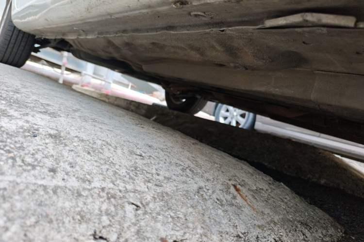 Used Buick Excelle 2013 1.5L Manual Classic Model Chassis Front Right