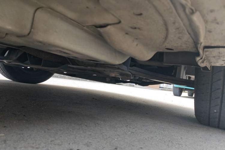 Used Buick Excelle 2013 1.5L Automatic Classic Model Chassis Front Right