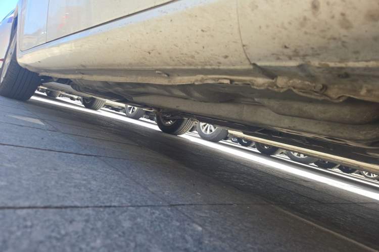 Used Buick Excelle 2013 1.5L Manual Luxury Model Chassis Front Right