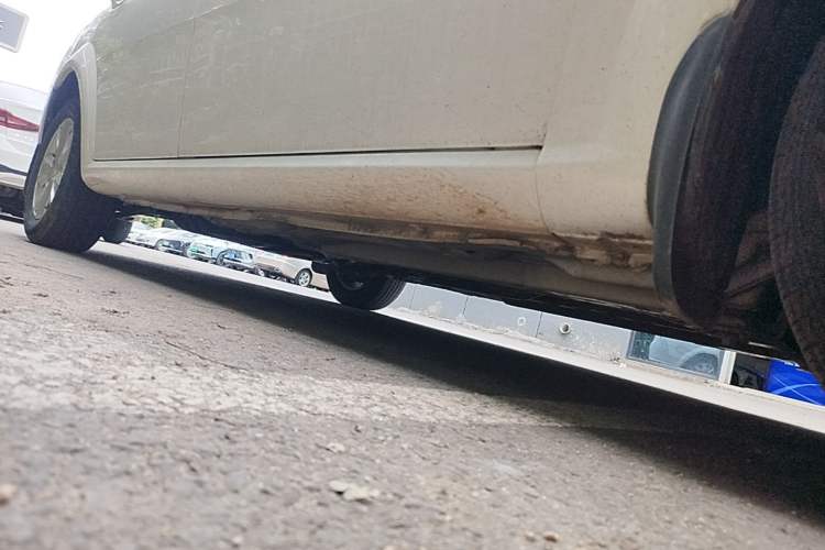 Used Buick Excelle 2013 1.5L Manual Classic Model Chassis Front Right