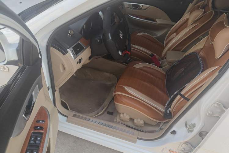 Used Buick Excelle 2013 1.5L Automatic Luxury Model Driver Seat