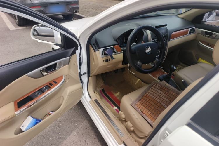 Used Buick Excelle 2013 1.5L Manual Luxury Model Driver Seat