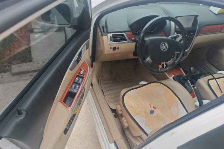 Used Buick Excelle 2013 1.5L Manual Luxury Model Driver Seat