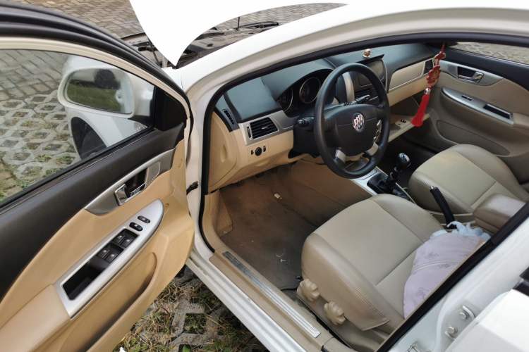 Used Buick Excelle 2013 1.5L Manual Classic Model Driver Seat