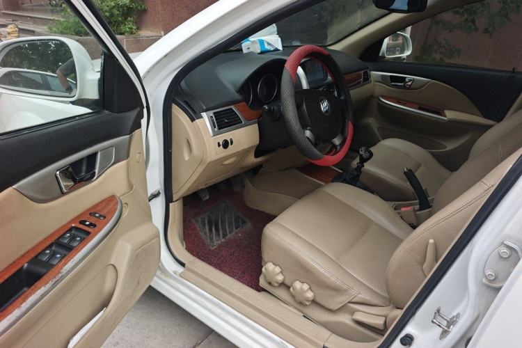 Used Buick Excelle 2013 1.5L Manual Luxury Model Driver Seat