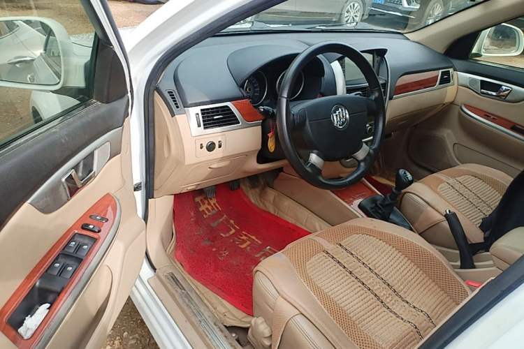 Used Buick Excelle 2013 1.5L Manual Luxury Model Driver Seat