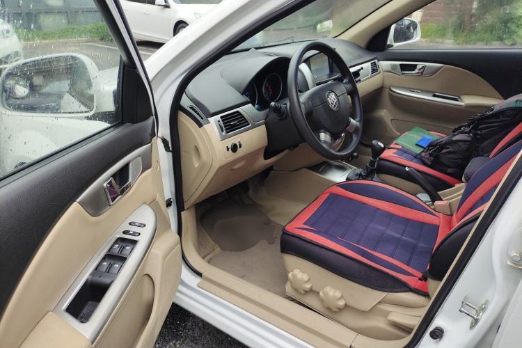 Used Buick Excelle 2013 1.5L Manual Classic Model Driver Seat