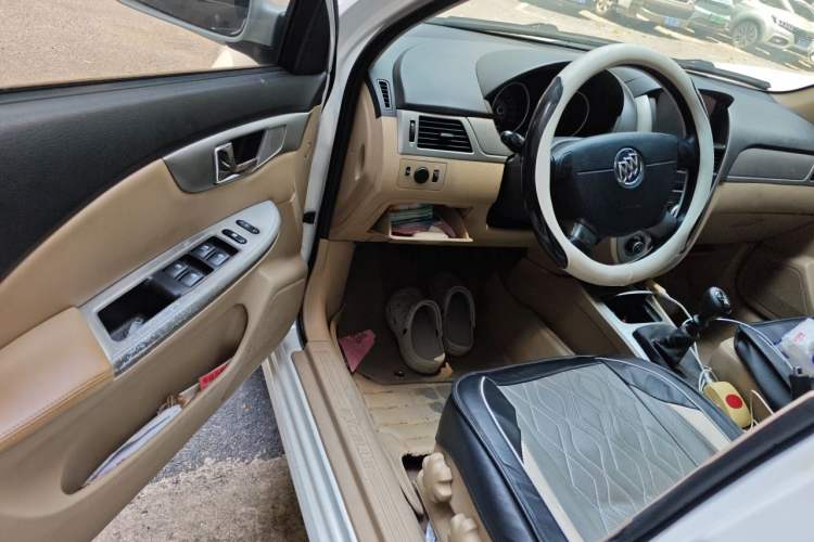 Used Buick Excelle 2013 1.5L Manual Classic Model Driver Seat
