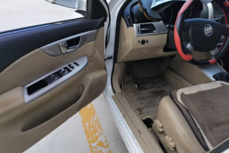 Used Buick Excelle 2013 1.5L Manual Classic Model Driver Seat