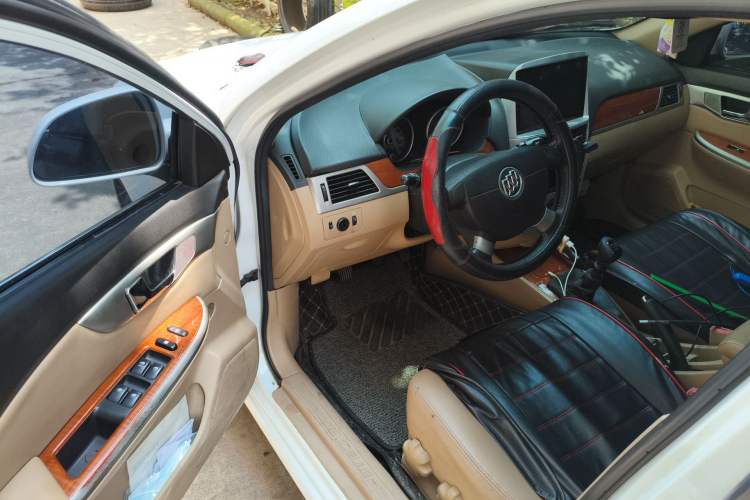 Used Buick Excelle 2013 1.5L Manual Luxury Model Driver Seat