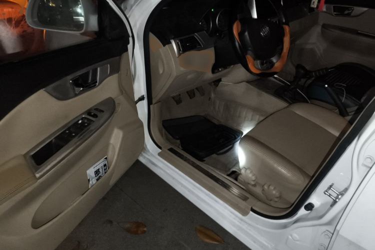 Used Buick Excelle 2013 1.5L Manual Classic Model Driver Seat