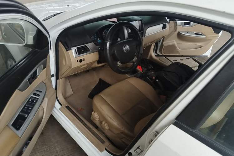 Used Buick Excelle 2013 1.5L Manual Classic Model Driver Seat
