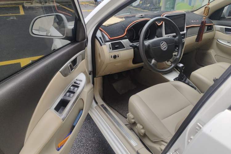 Used Buick Excelle 2013 1.5L Manual Classic Model Driver Seat
