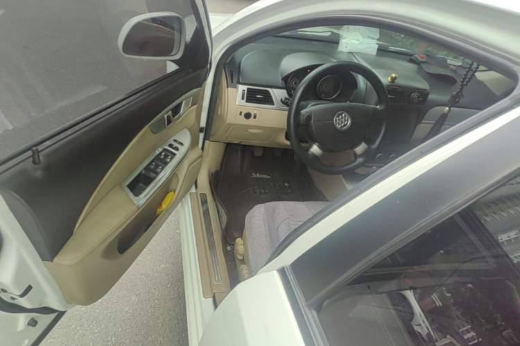 Used Buick Excelle 2013 1.5L Manual Classic Model Driver Seat