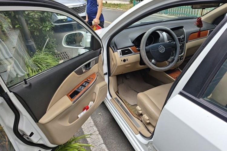 Used Buick Excelle 2013 1.5L Manual Luxury Model Driver Seat