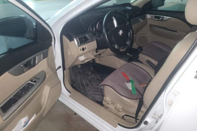 Used Buick Excelle 2013 1.5L Manual Classic Model Driver Seat
