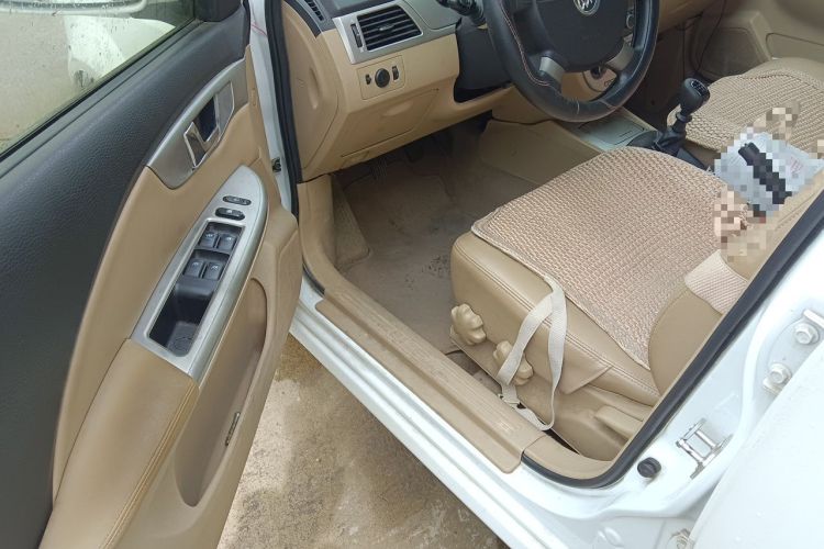 Used Buick Excelle 2013 1.5L Manual Classic Model Driver Seat