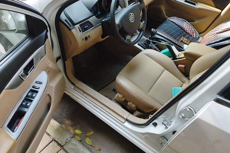 Used Buick Excelle 2013 1.5L Manual Classic Model Driver Seat