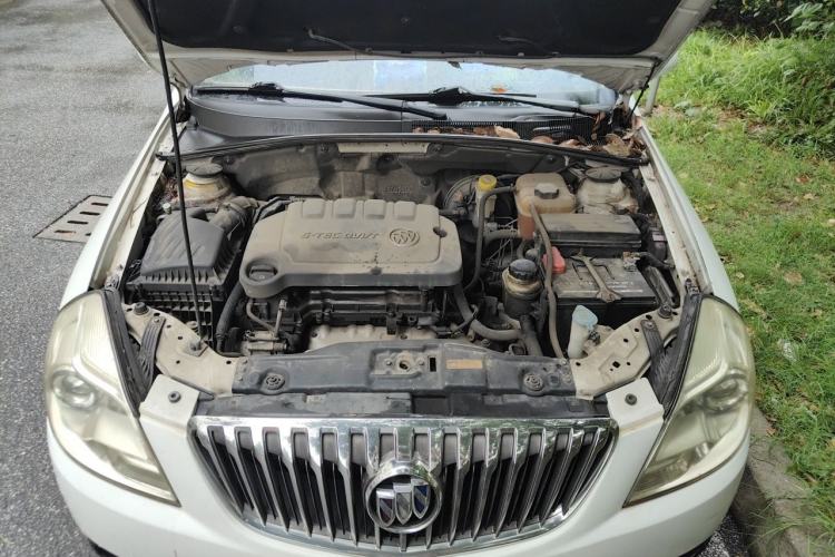 Used Buick Excelle 2013 1.5L Automatic Classic Model Engine Bay