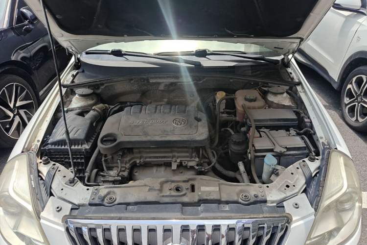 Used Buick Excelle 2013 1.5L Manual Classic Model Engine Bay