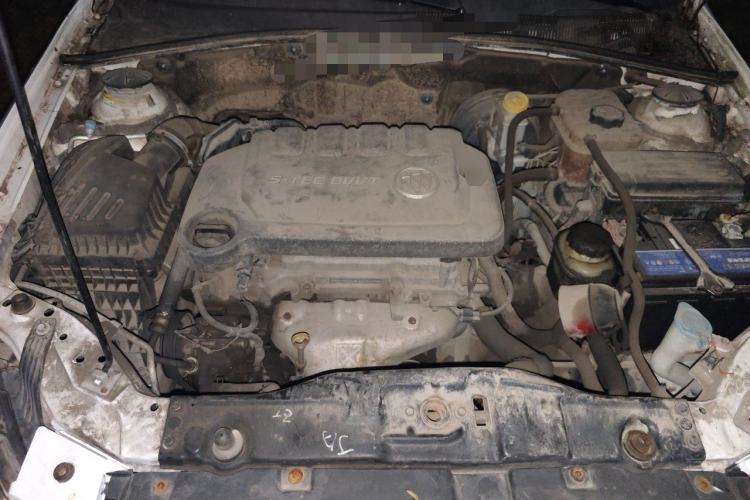 Used Buick Excelle 2013 1.5L Manual Classic Model Engine Bay