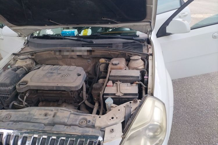 Used Buick Excelle 2013 1.5L Manual Classic Model Engine Bay Left