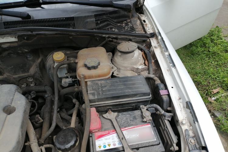 Used Buick Excelle 2013 1.5L Manual Luxury Model Engine Bay Left