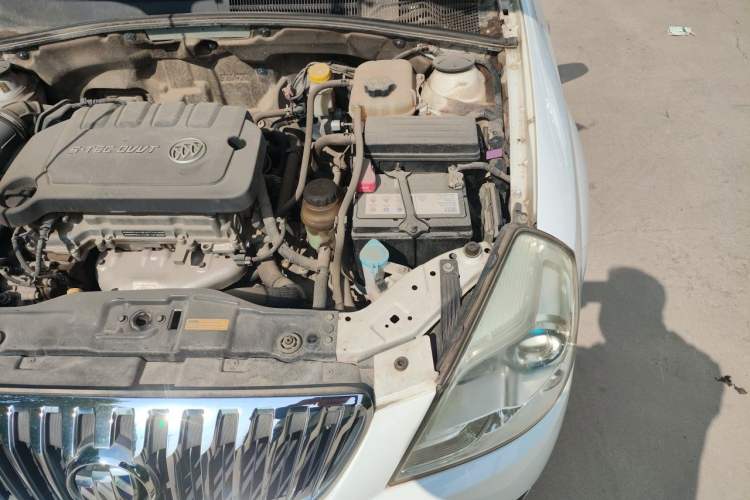 Used Buick Excelle 2013 1.5L Automatic Classic Model Engine Bay Left