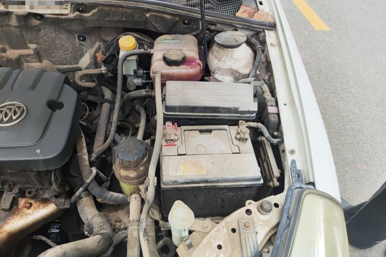 Used Buick Excelle 2013 1.5L Automatic Luxury Model Engine Bay Left