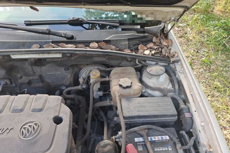 Used Buick Excelle 2013 1.5L Automatic Classic Model Engine Bay Left