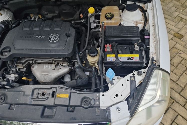 Used Buick Excelle 2013 1.5L Automatic Classic Model Engine Bay Left