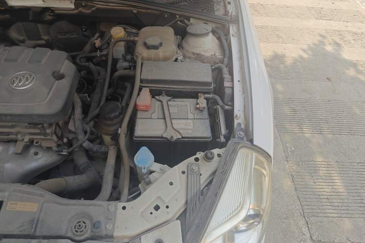 Used Buick Excelle 2013 1.5L Automatic Luxury Model Engine Bay Left