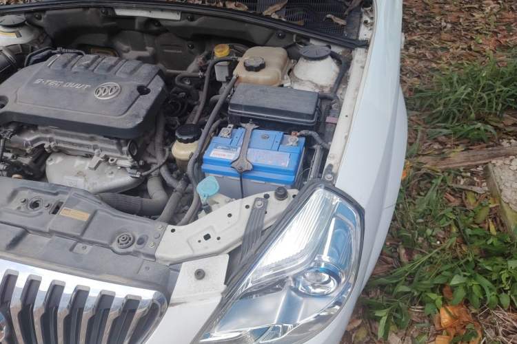 Used Buick Excelle 2013 1.5L Automatic Classic Model Engine Bay Left