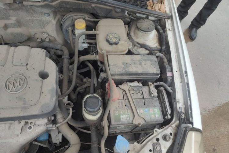 Used Buick Excelle 2013 1.5L Manual Classic Model Engine Bay Left