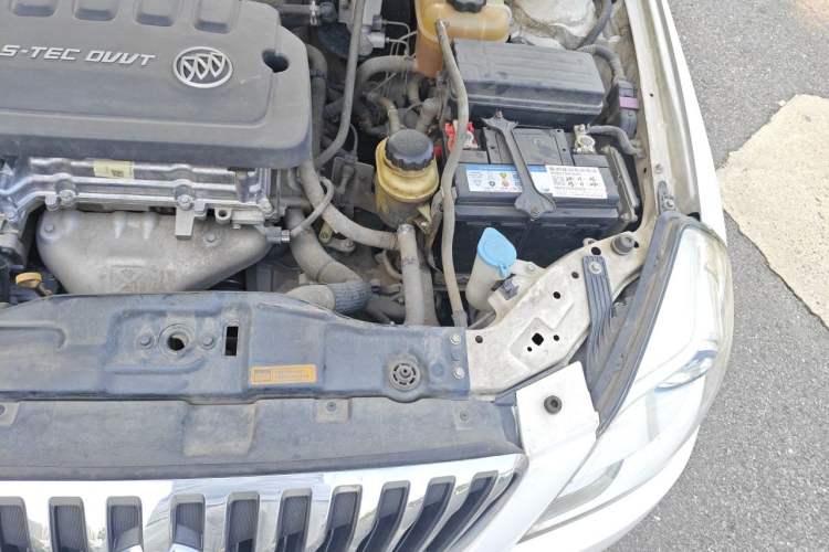 Used Buick Excelle 2013 1.5L Automatic Classic Model Engine Bay Left