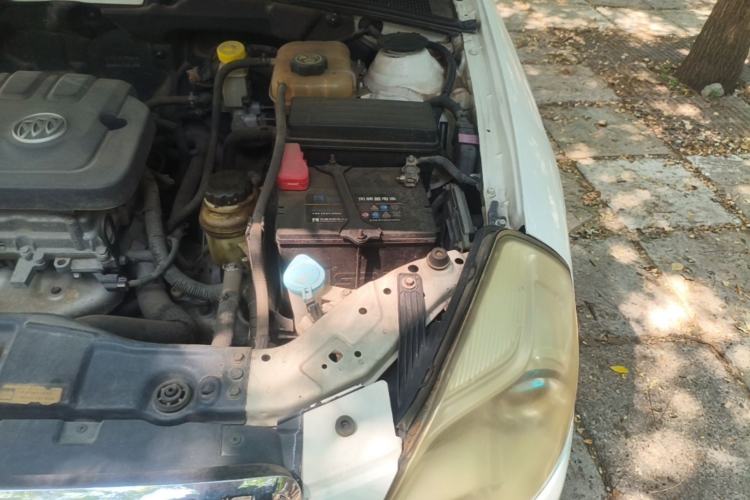 Used Buick Excelle 2013 1.5L Automatic Classic Model Engine Bay Left