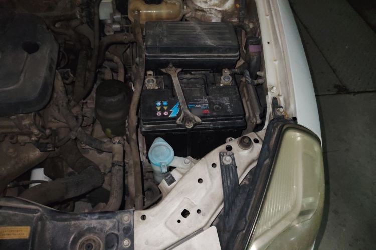 Used Buick Excelle 2013 1.5L Automatic Classic Model Engine Bay Left