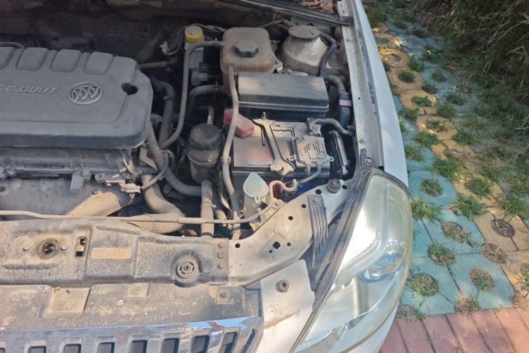 Used Buick Excelle 2013 1.5L Automatic Classic Model Engine Bay Left