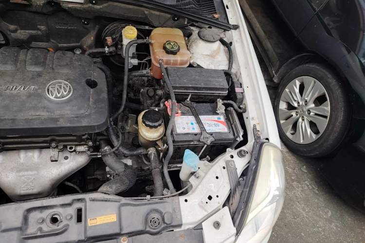 Used Buick Excelle 2013 1.5L Automatic Classic Model Engine Bay Left
