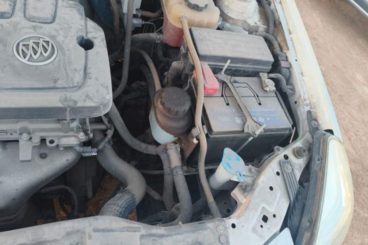 Used Buick Excelle 2013 1.5L Manual Classic Model Engine Bay Left