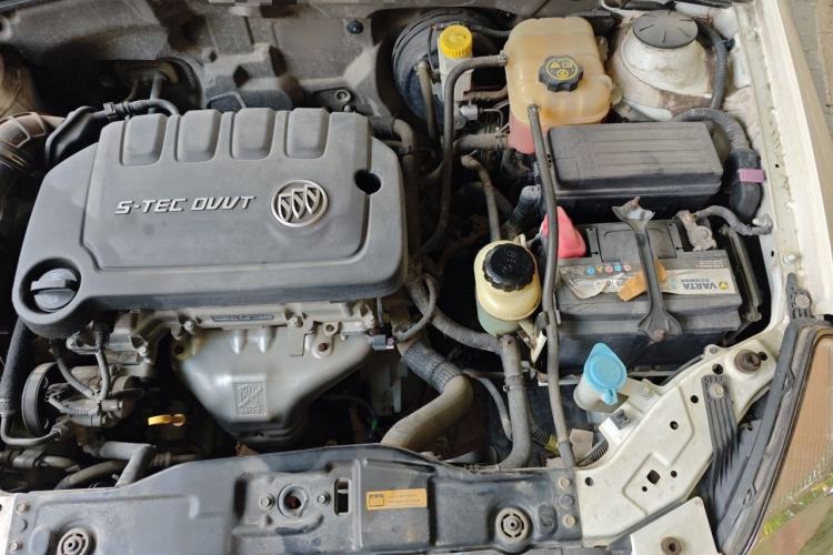 Used Buick Excelle 2013 1.5L Manual Classic Model Engine Bay Left