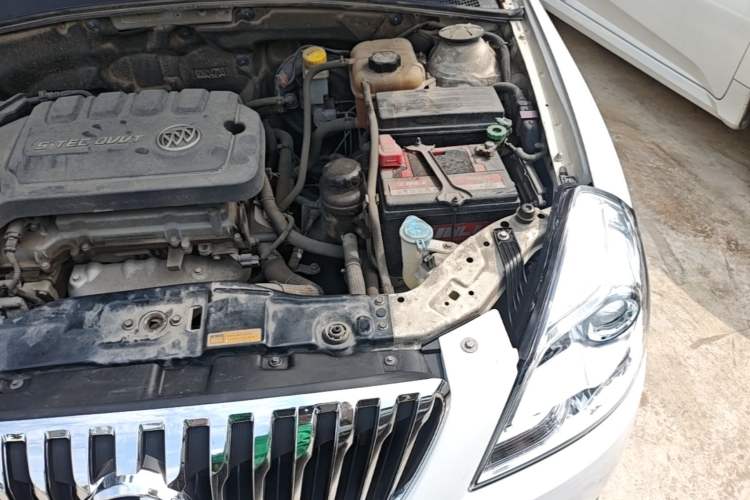 Used Buick Excelle 2013 1.5L Automatic Classic Model Engine Bay Left