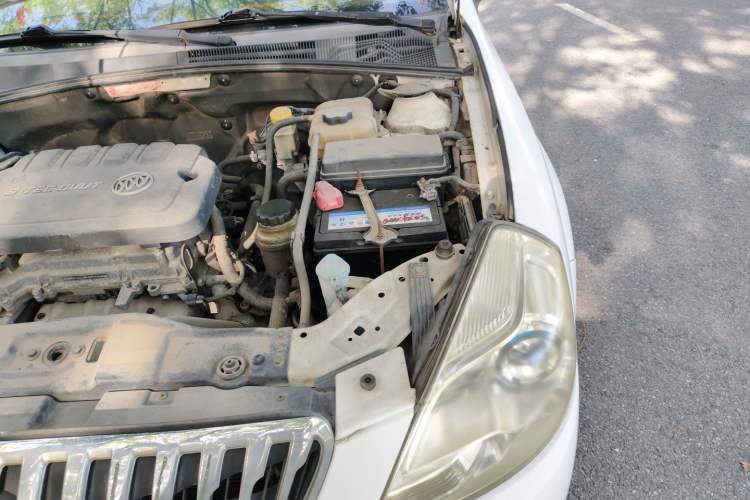 Used Buick Excelle 2013 1.5L Automatic Luxury Model Engine Bay Left