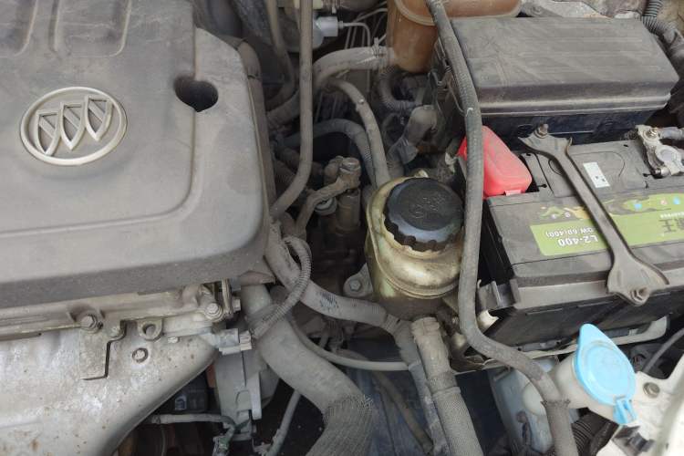 Used Buick Excelle 2013 1.5L Manual Luxury Model Engine Bay Left