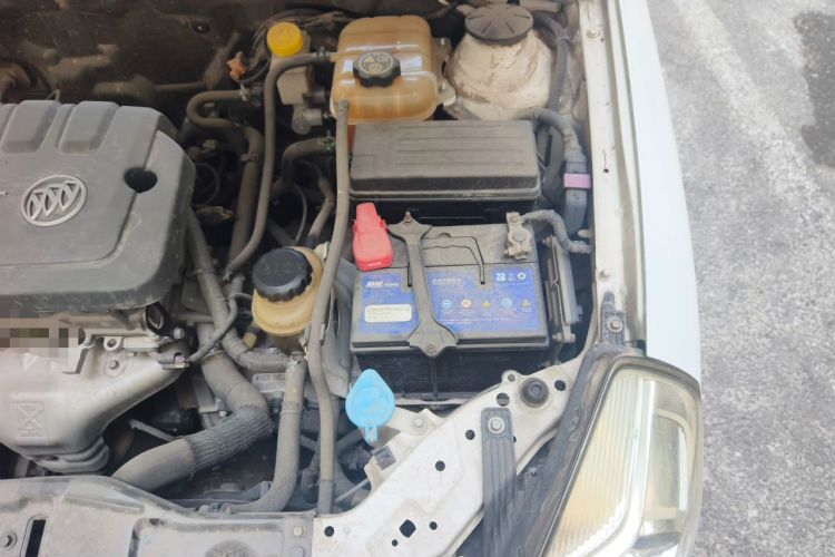 Used Buick Excelle 2013 1.5L Automatic Luxury Model Engine Bay Left