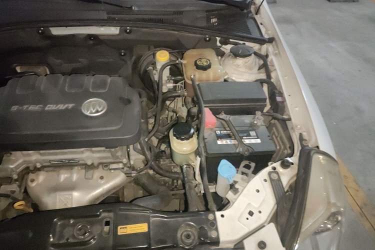 Used Buick Excelle 2013 1.5L Manual Classic Model Engine Bay Left